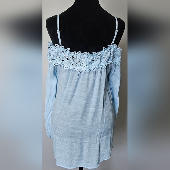 Light Blue Boho Blouse w/ Lace Detail & Adjustable Spaghetti Straps- Size M - Picture 2 of 4